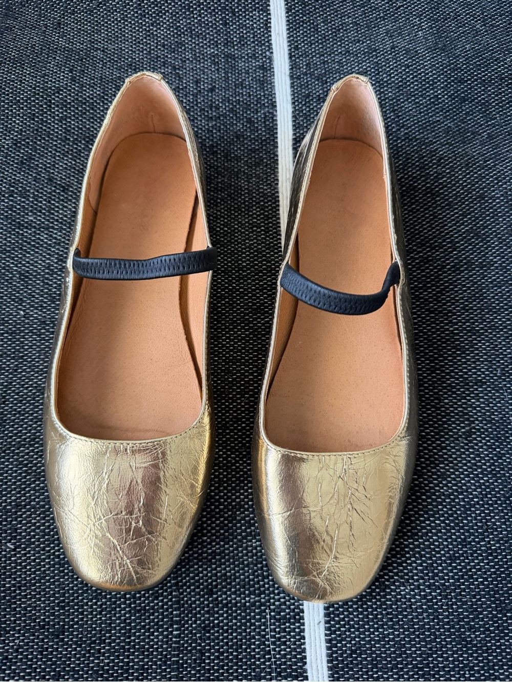 Madewell Metallic Gold Mary Jane ballet Flats w/ Black Elastic Strap. Worn once